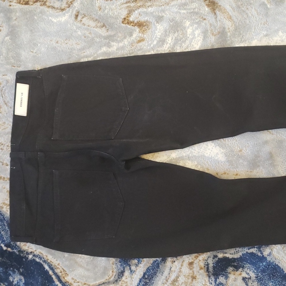 Essential Jeans - Picture 5 of 7
